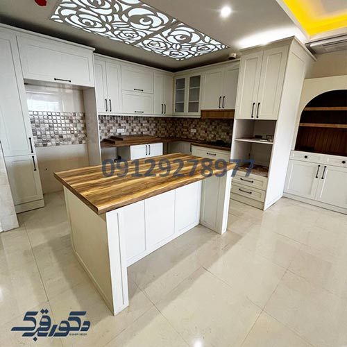 طراحی کابینت آشپزخانه نئوکلاسیک سفید