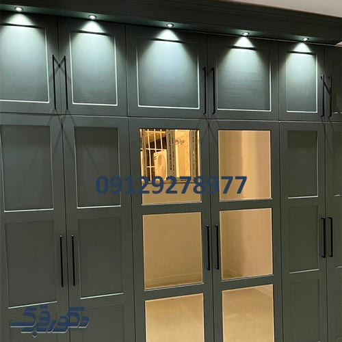 درب کمد دیواری نئوکلاسیک سبز
